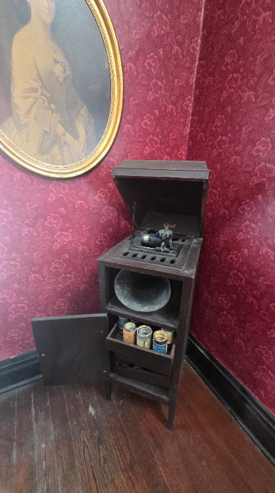 Wax cylinder record player